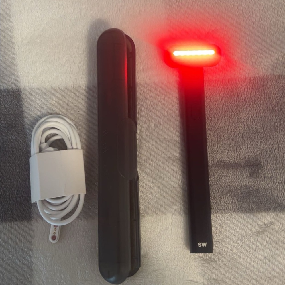 Solawave 4-in-1 Radiant Renewal Skincare Wand
